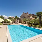 Idyllisches Apartment Nur 250 Meter Zum Strand Mit Pool, Meerblick, Grillbereich, Liegen