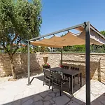 Idyllisches Apartment Nur 250 Meter Zum Strand Mit Pool, Meerblick, Grillbereich, Liegen