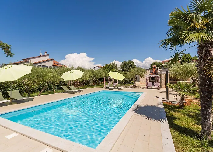 Idyllisches Apartment Nur 250 Meter Zum Strand Mit Pool, Meerblick, Grillbereich, Liegen